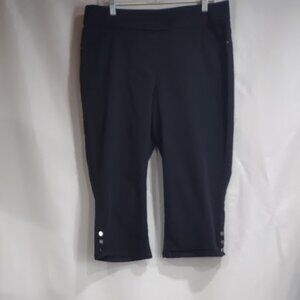 CORAL BAY BLACK CAPRIS COTTON BLEND STRETCH 4 POCKETS BUTTON ACCENTS AT CUFFS 16